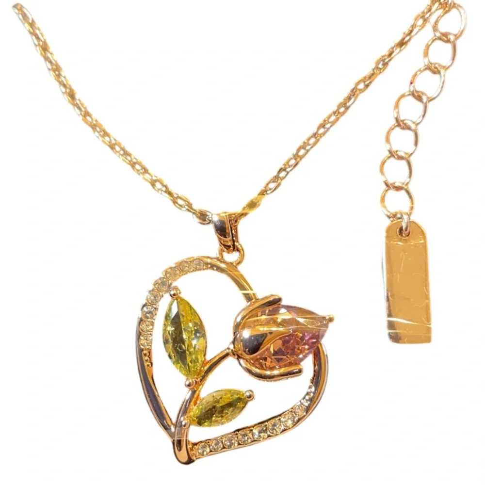 Intricate Gold Floral Heart Necklace NIB